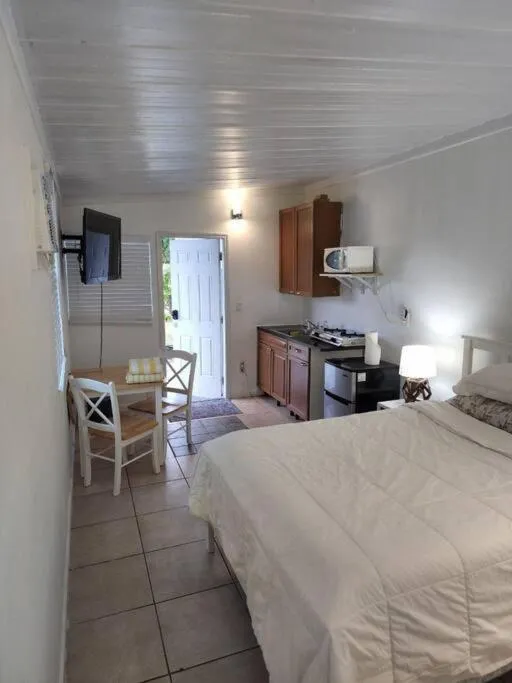 Image 5 of 13101 Main Apartment Miami