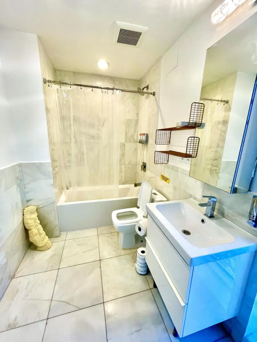 Image 3 of 15 GUESTS LUXURIOUS SOUTH BEACH SUITE WITH ROOFTOP