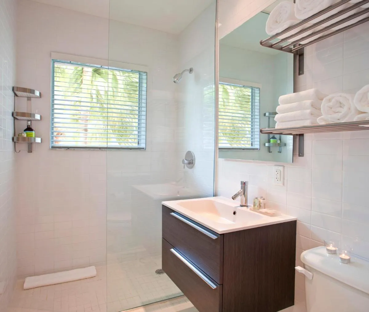 Image 2 of 1818 Meridian House Apartments and Suites by Eskape Collection