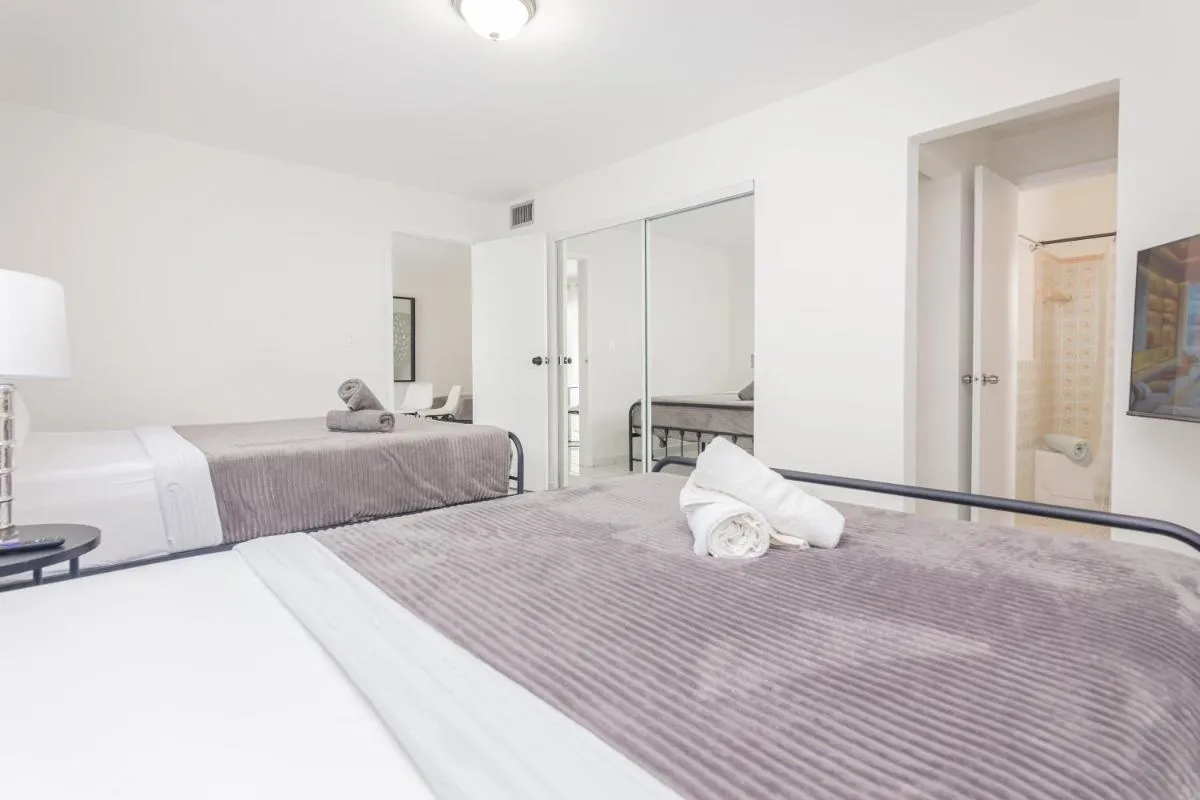 Image 1 of 1 Bedroom Apartment – Downtown Miami
