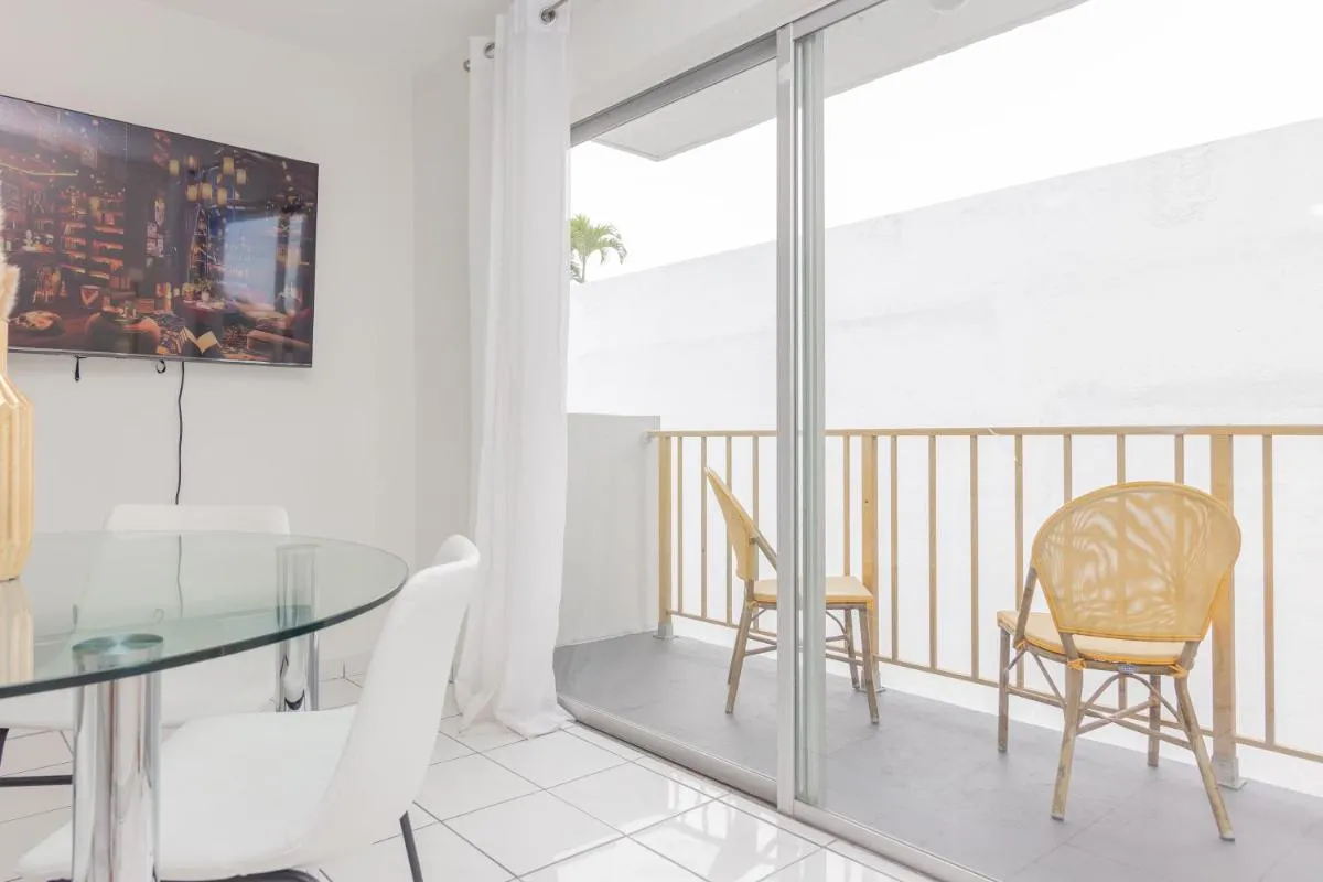 Image 3 of 1 Bedroom Apartment – Downtown Miami