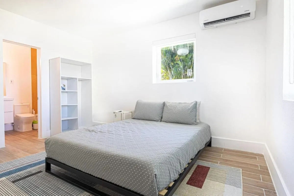 Image 1 of 1 Bedroom Apartment El Portal #7
