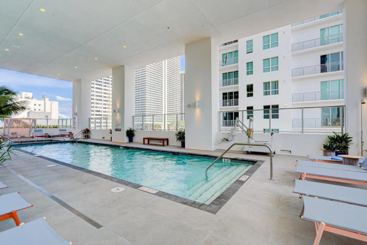 Image 3 of 227-2105GV DOWNTOWN MIAMI 1 BEDROOM CONDO