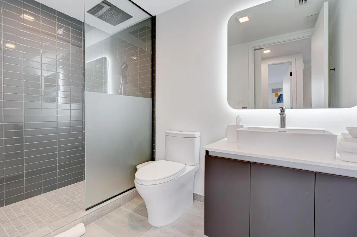 Image 2 of 227-2105GV DOWNTOWN MIAMI 1 BEDROOM CONDO
