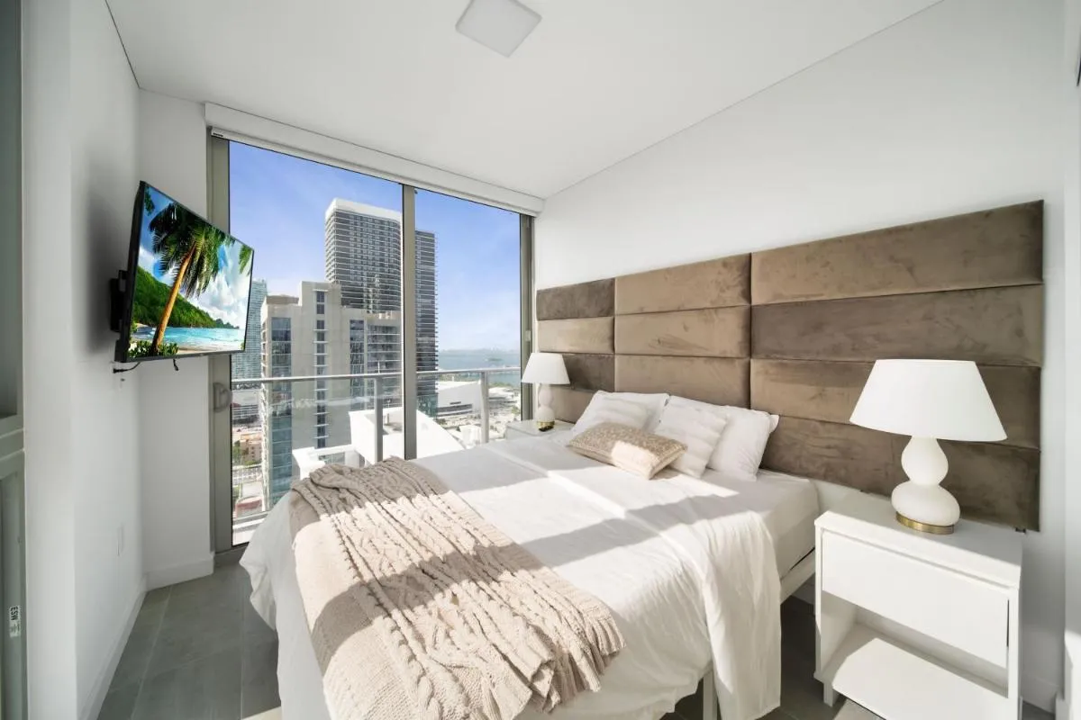 Image 4 of 227 Condominium by IONICA
