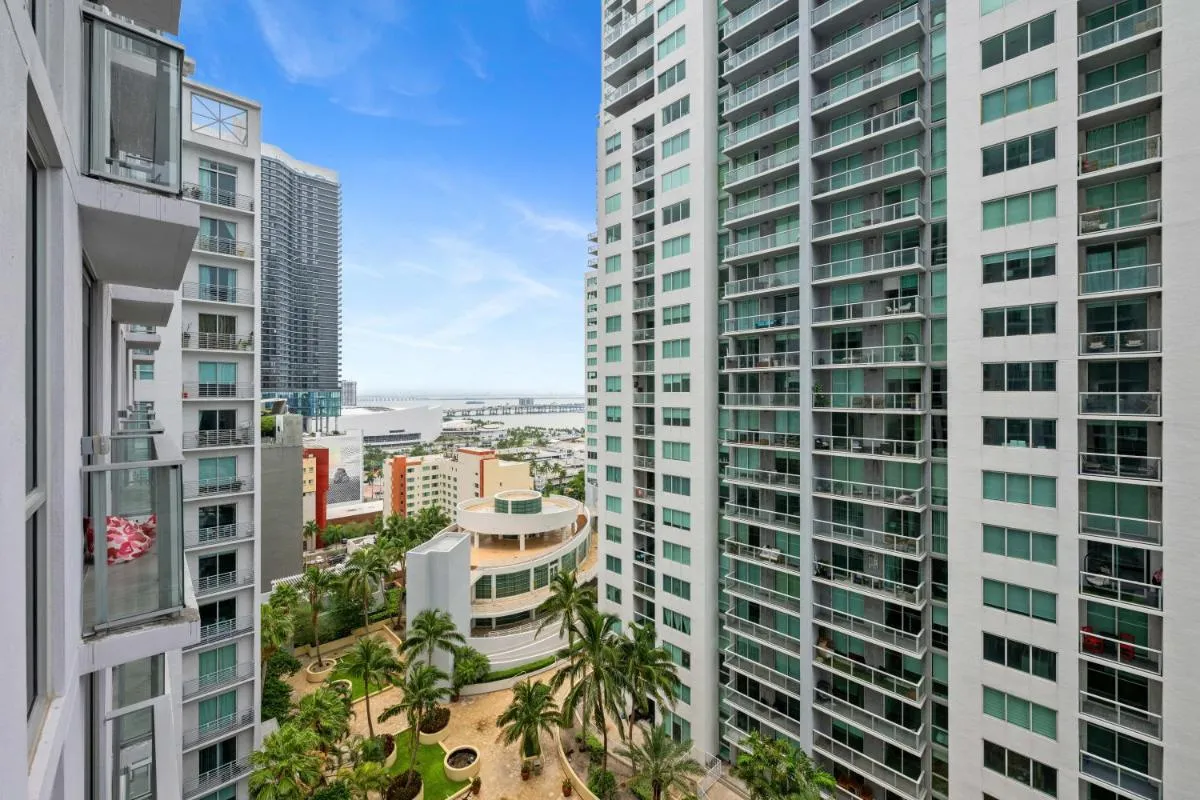 Image 3 of 227 Condominium by IONICA