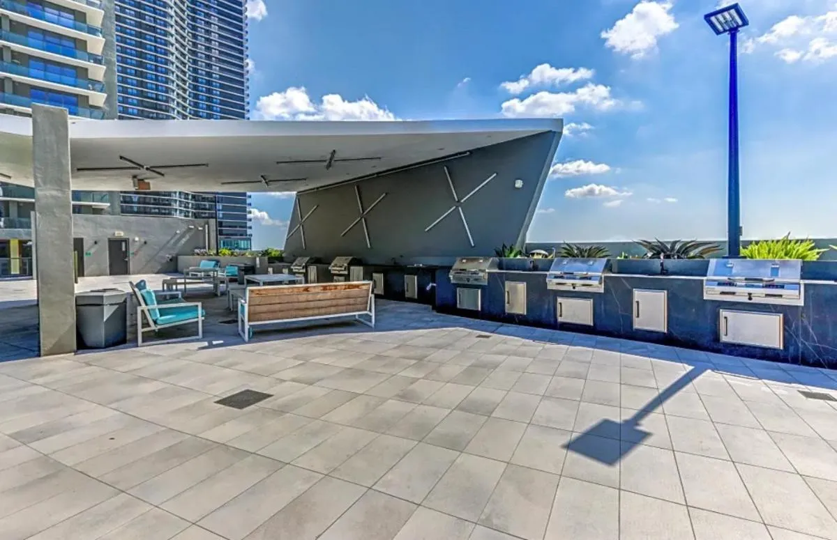 Image 6 of 2 Bedroom Downtown Miami Condo Near Port OF Miami
