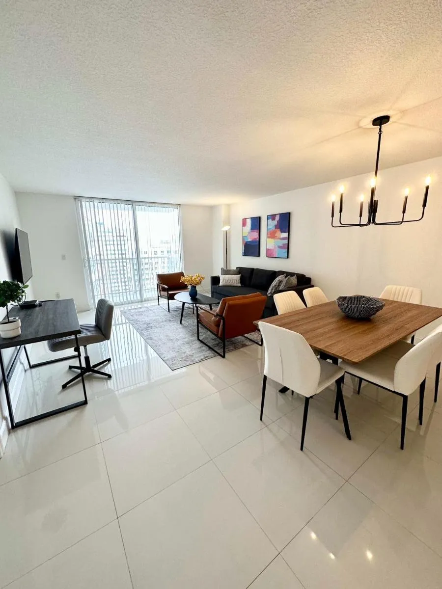 Image 4 of 36th floor Brickell bay view 1BR 2 Queens and Sofa Bed