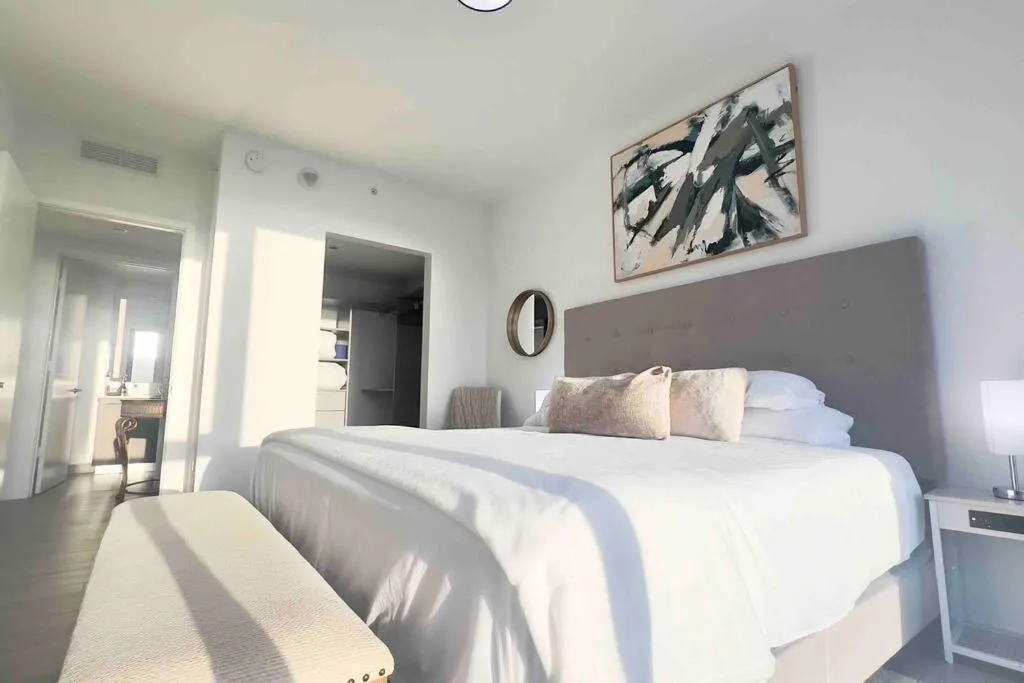 Image of 3 BR 3BA Palace Biscayne bay! Prime Locale Views