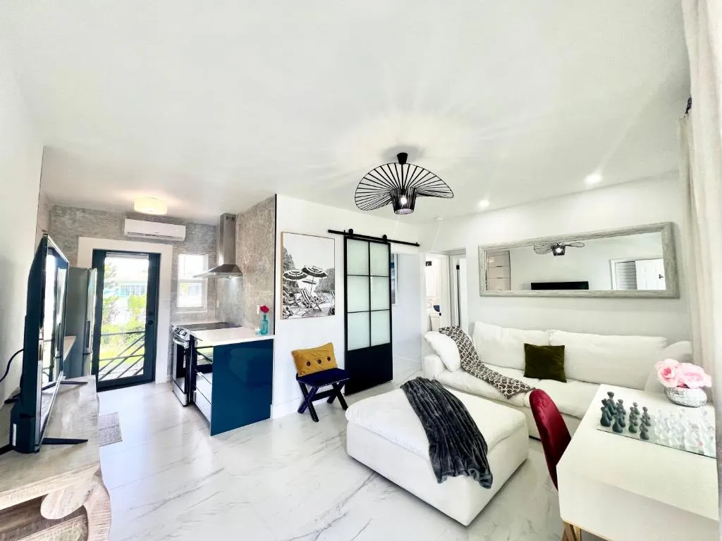Image of 3 SEASONS AT THE CARRINGTON 3 SEPARATE 2 Bedroom 1 Bathroom Apartments AND a 3 Bedroom 2 Bathroom Villa