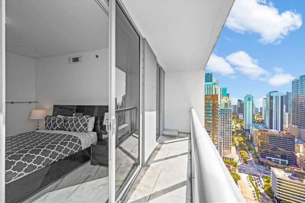 Image 1 of 41st Floor Icon Brickell Corner 2 bed/2bath with Bay and CityView • 5 star SPA