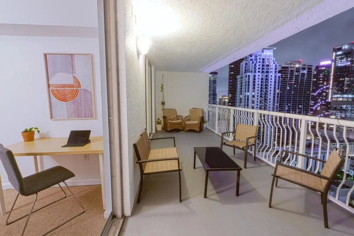 Image 4 of 4 bed full condo in Miami with skyline & sea view