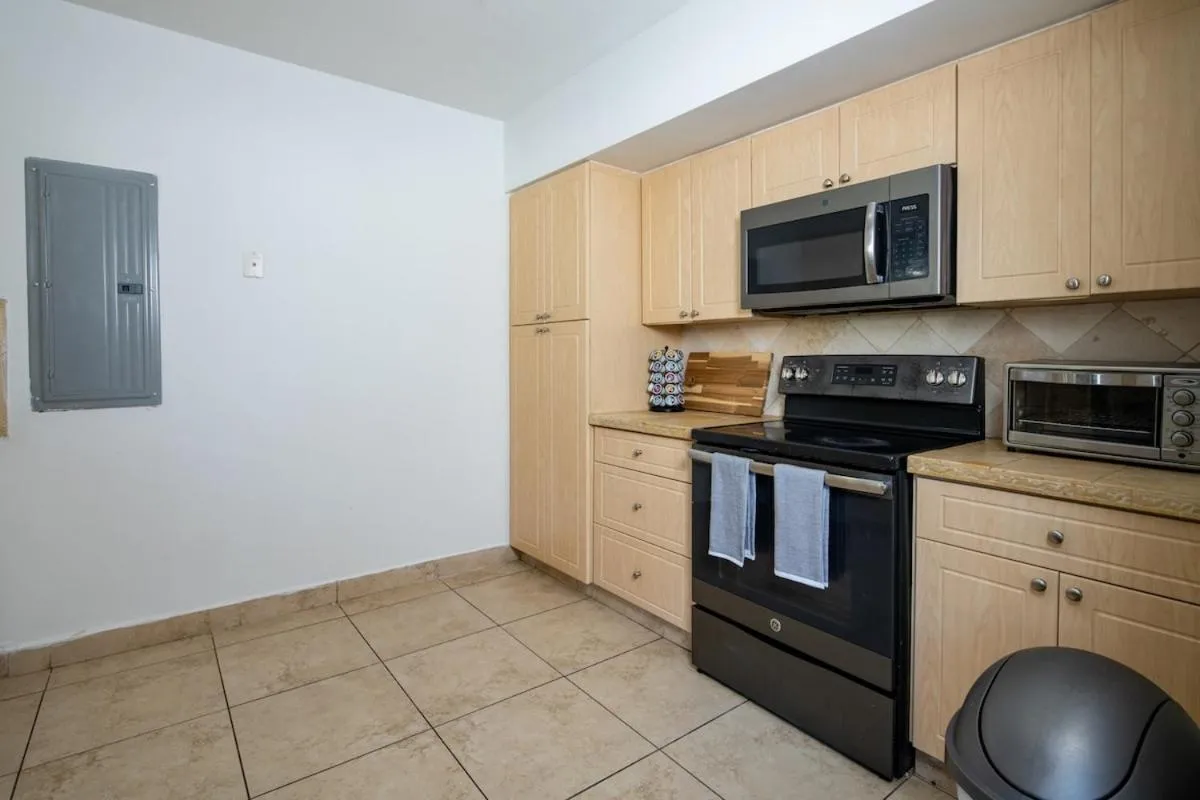 Image 3 of Abundant 3BD Home King Bed Free parking Wi-Fi