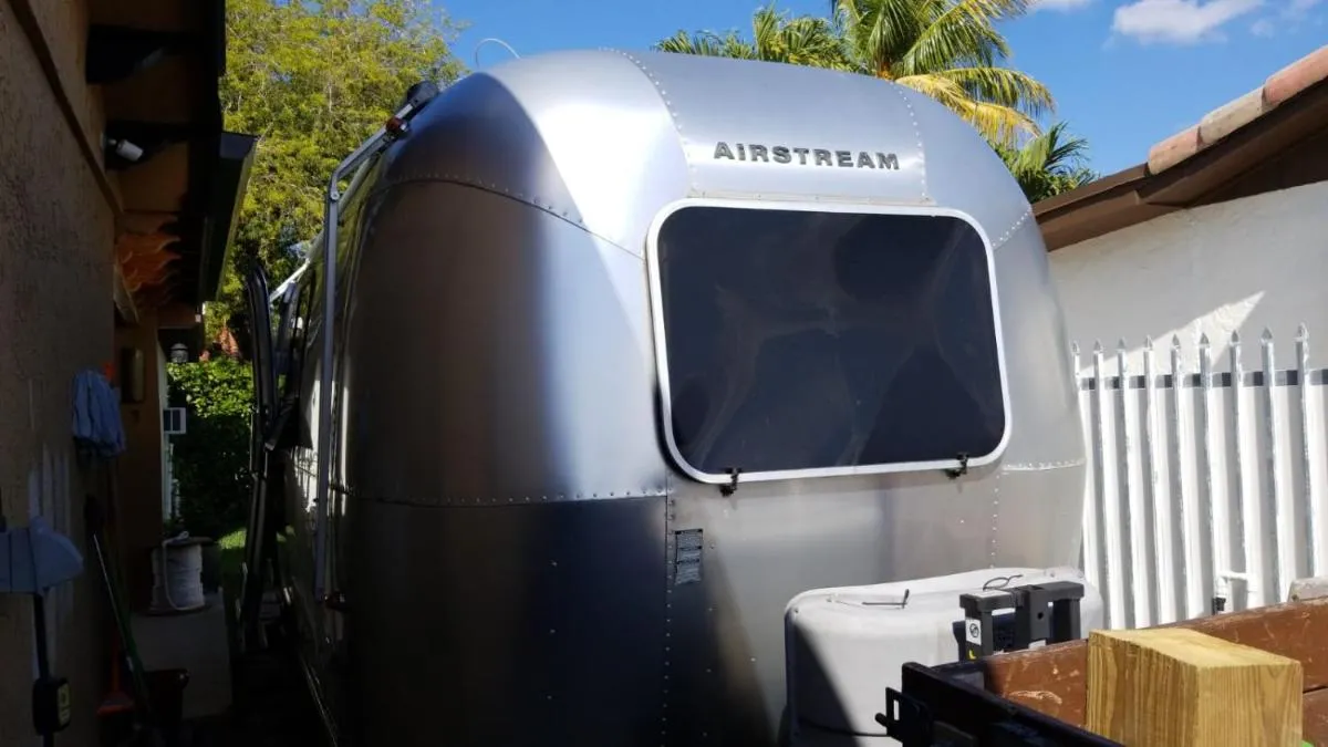 Image 5 of Airstream in the Center of it All – RG