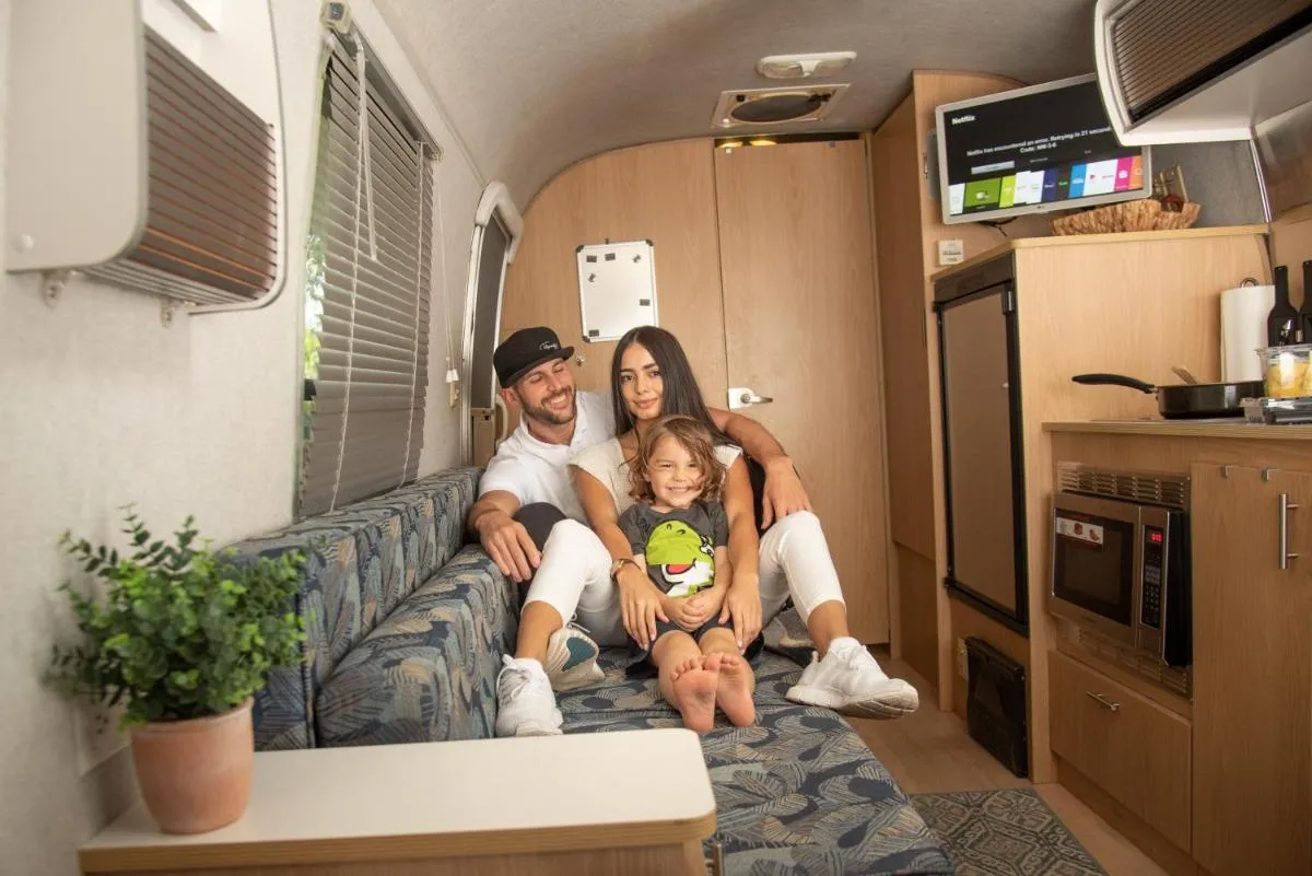 Image 4 of Airstream in the Center of it All – RG