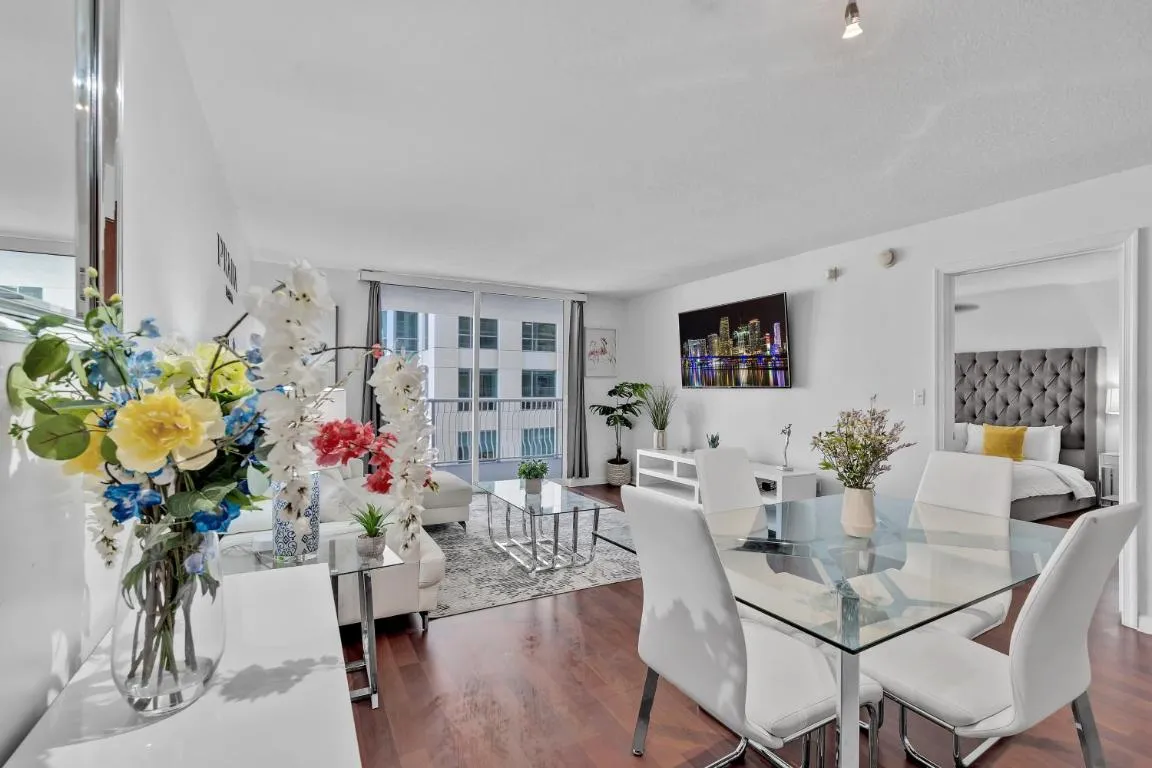 Image of Amazing 1 Bed in Brickell key With FREE PKG