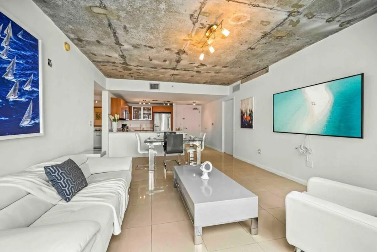Image 3 of Amazing 2 Bed in Midtown with FREE Parking