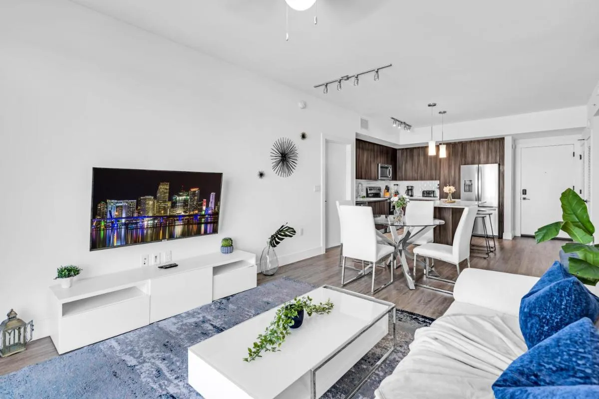 Image 2 of Amazing 2 Bedroom Unit In Doral Miami With Free Parking