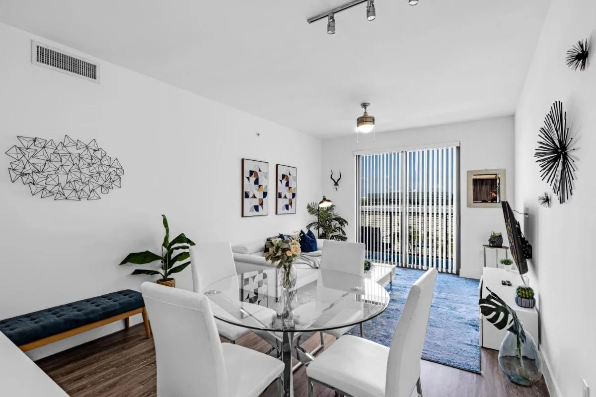 Image 6 of Amazing 2 Bedroom Unit In Doral Miami With Free Parking