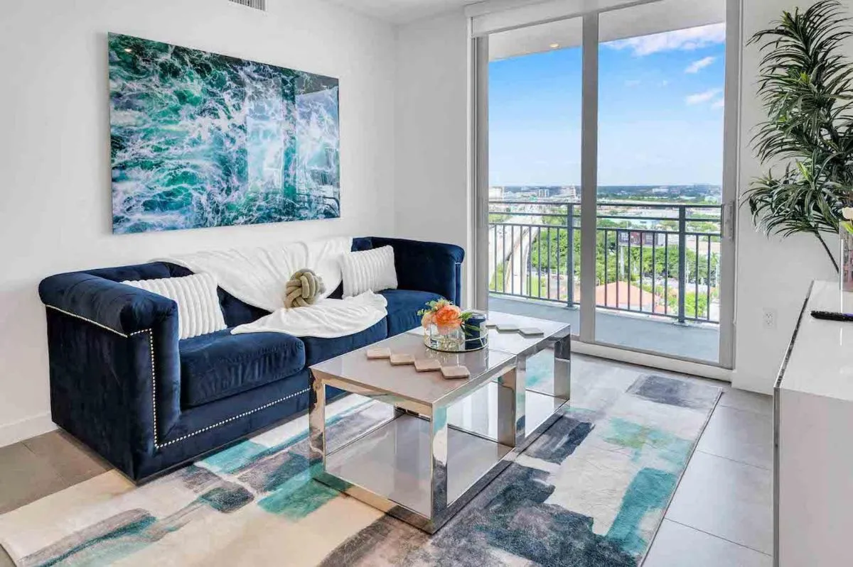 Image 5 of Amazing 3 Bed Unit in DWNTWN Miami With Free Parking
