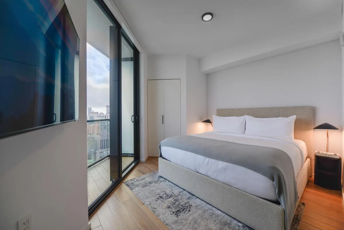 Image 3 of Amazing Apt with Panoramic Views of Bayside