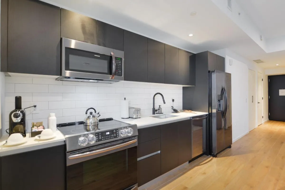 Image 4 of Amazing Apt with Panoramic Views of Bayside