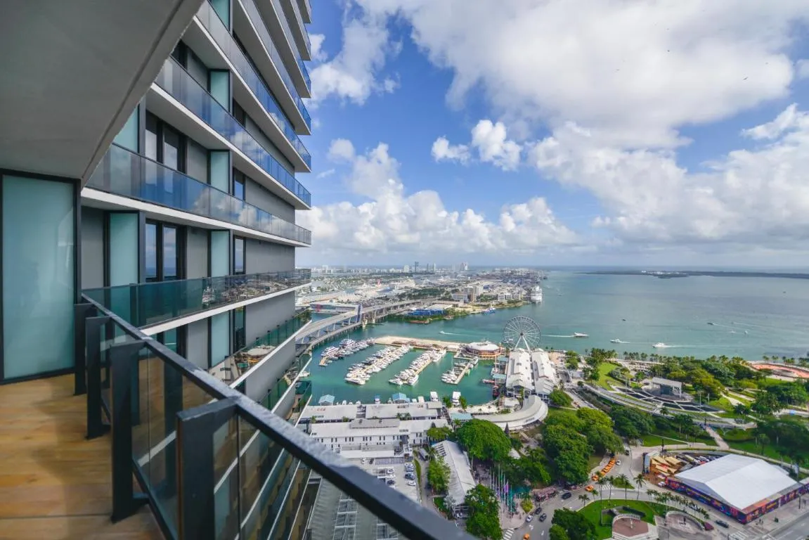 Image of Amazing Apt with Panoramic Views of Bayside