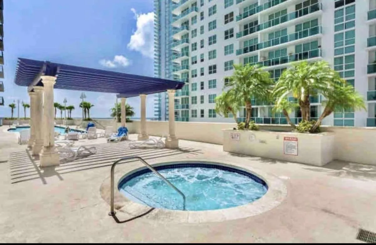 Image 6 of Amazing Condo with FREE PARKING in Brickell Miami