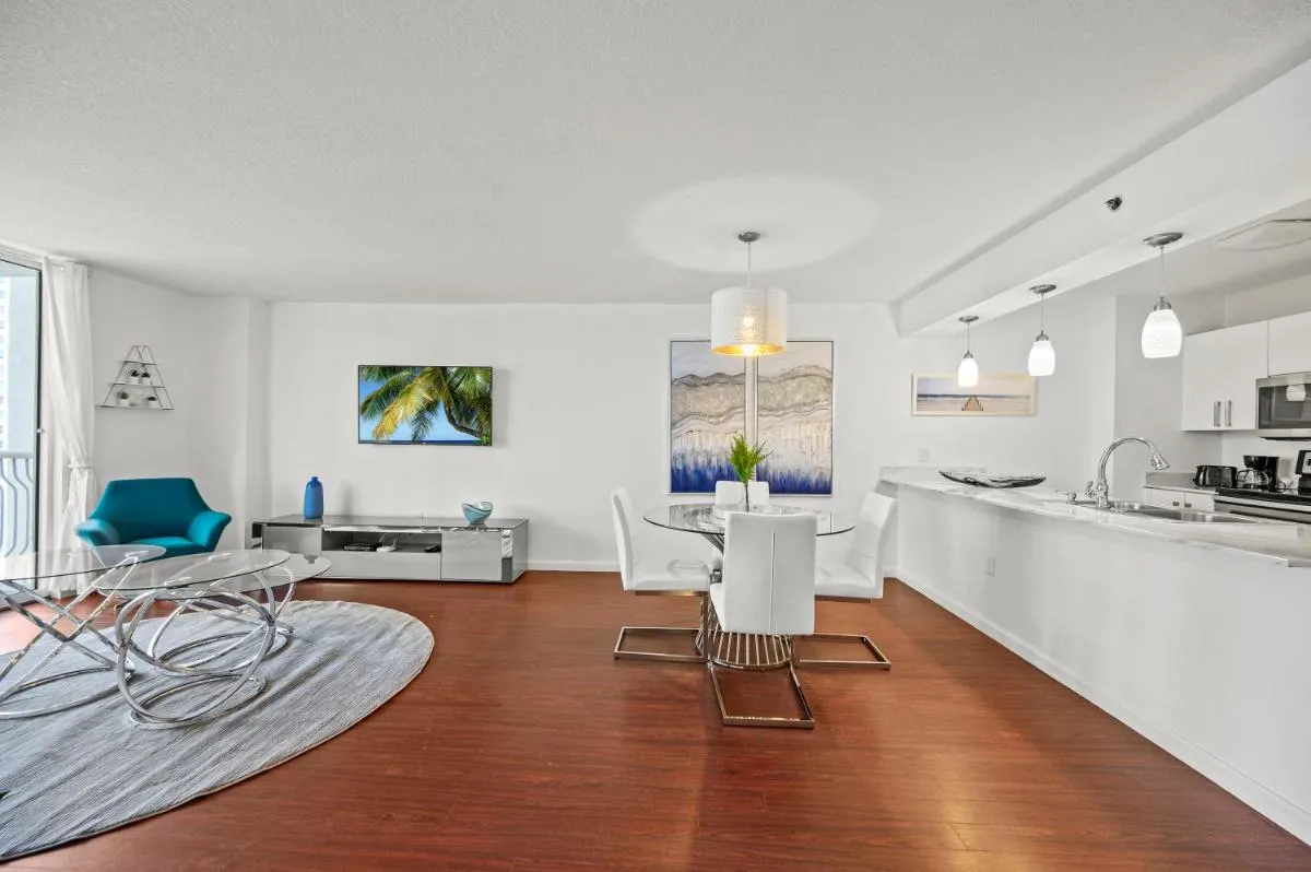 Image 4 of Amazing Condo with FREE PARKING in Brickell Miami