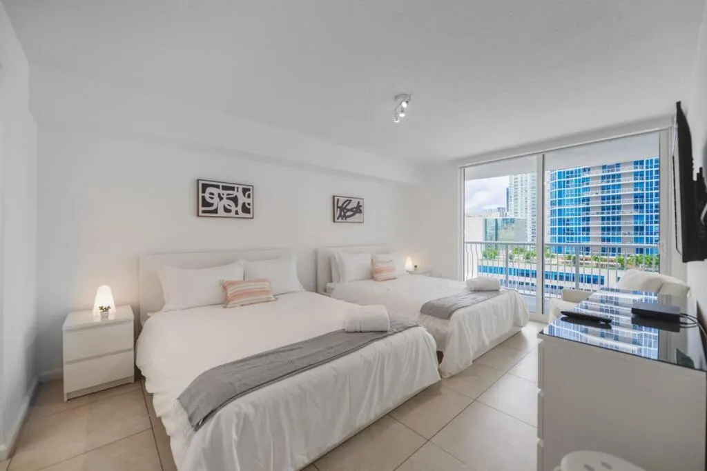 Image 1 of Amazing High-Rise Condo @Brickell with Pool