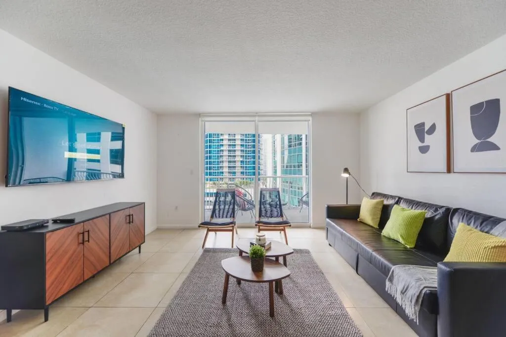 Image 5 of Amazing High-Rise Condo @Brickell with Pool