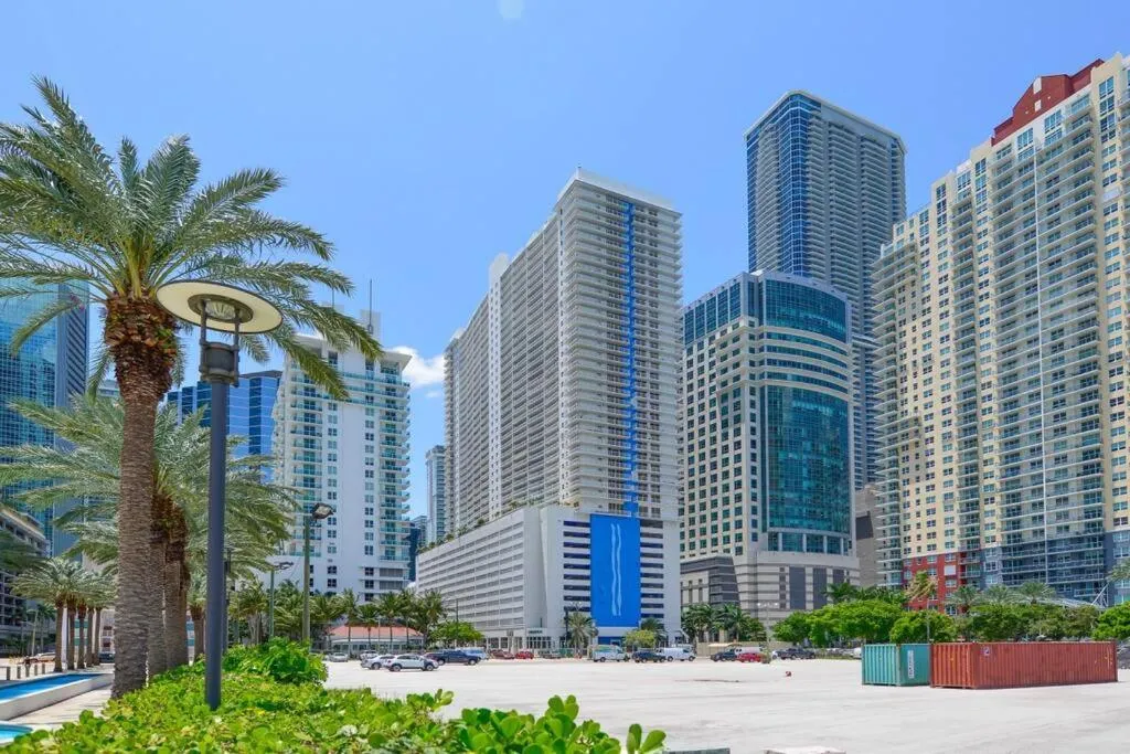 Image 6 of Amazing High-Rise Condo @Brickell with Pool