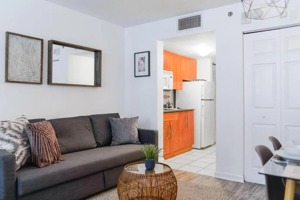 Image 4 of Amazing Studio Apt @BRICKELL With pool & Parking