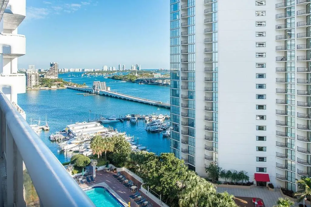 Image 6 of Aqua Marina! Water & City Views!