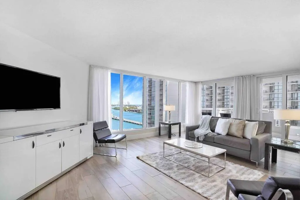 Image of Aqua Marina! Water & City Views!