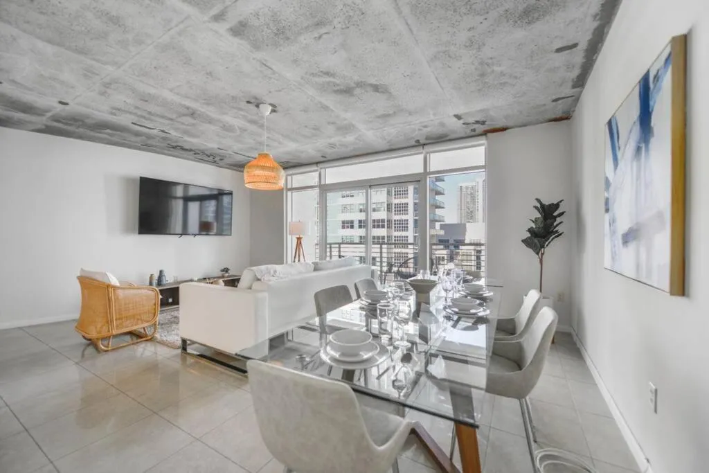 Image 3 of Awesome Apt at Midblock Miami With Pool