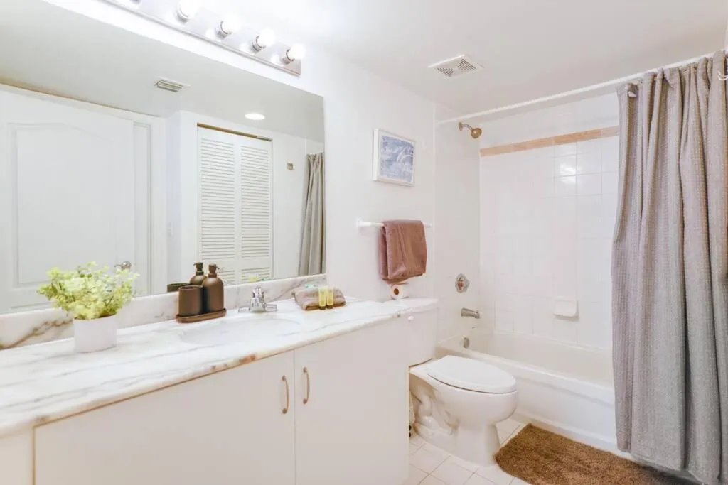 Image 2 of Awesome Condo at Brickell W Free Parking