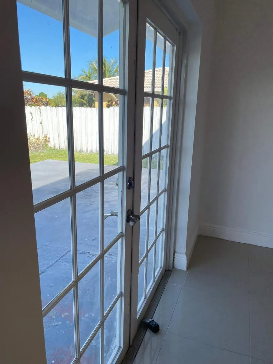 Image 4 of BESt LOCATiON Iconic 3BR Waterfront Luxury MIA