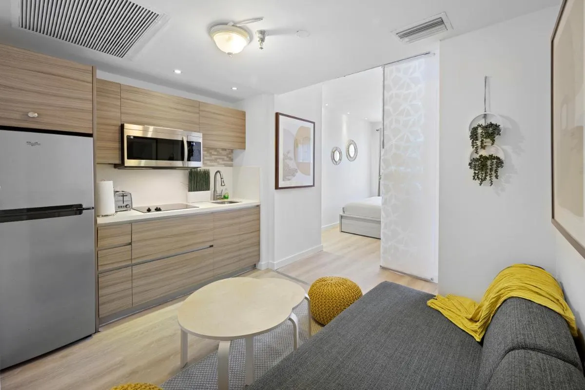 Image 3 of Barbizon on Ocean Drive Apartments