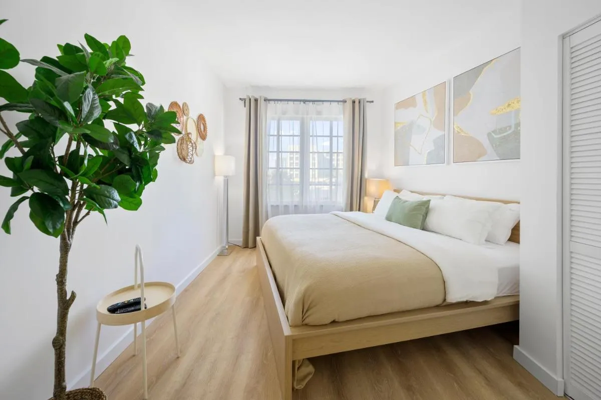 Image 1 of Barbizon on Ocean Drive Apartments