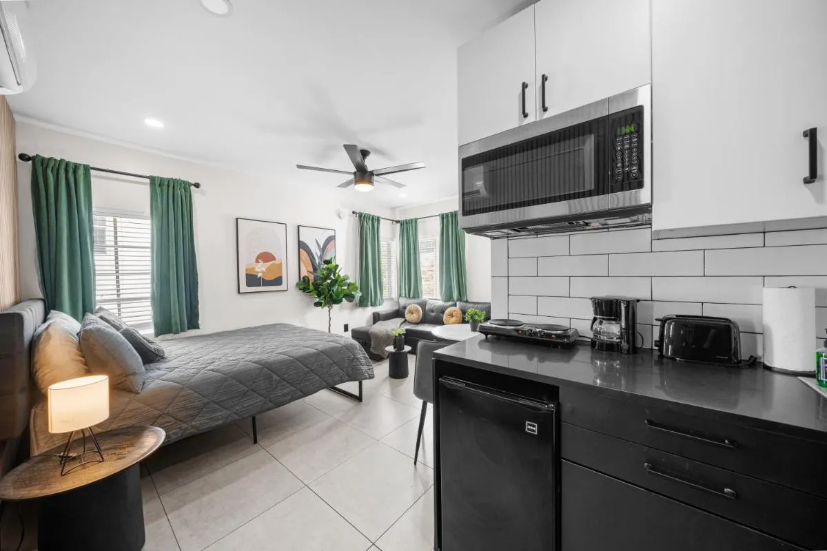 Image 3 of Baybreeze Apartments by Lowkl