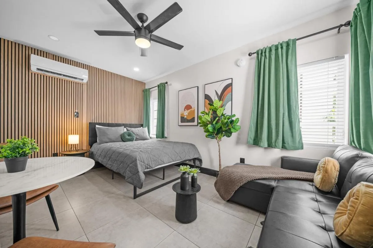 Image 5 of Baybreeze Apartments by Lowkl