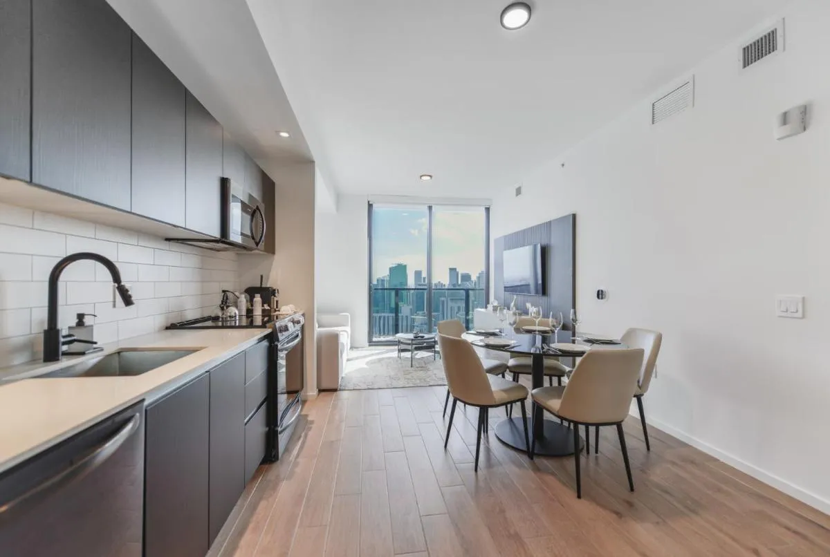 Image 4 of Bayside Apartment with Impressive City Views