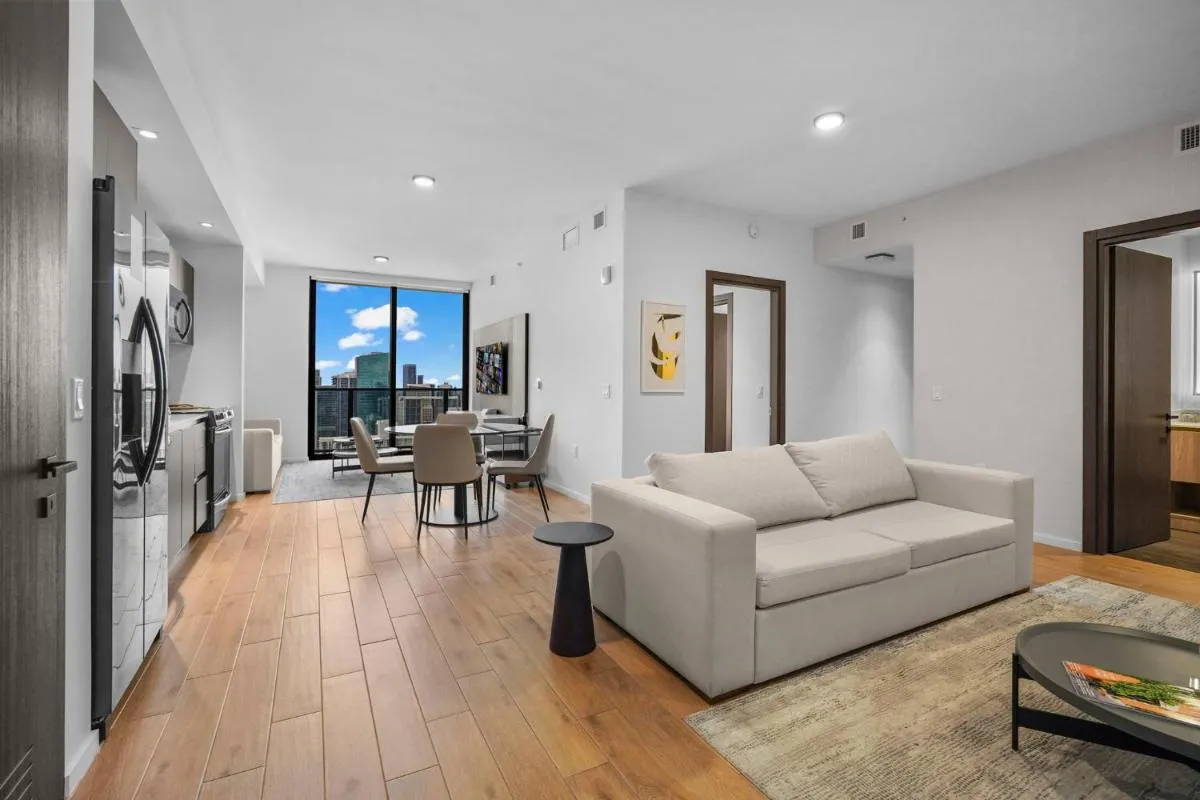 Image 2 of Bayside Apartment with Stunning City Views