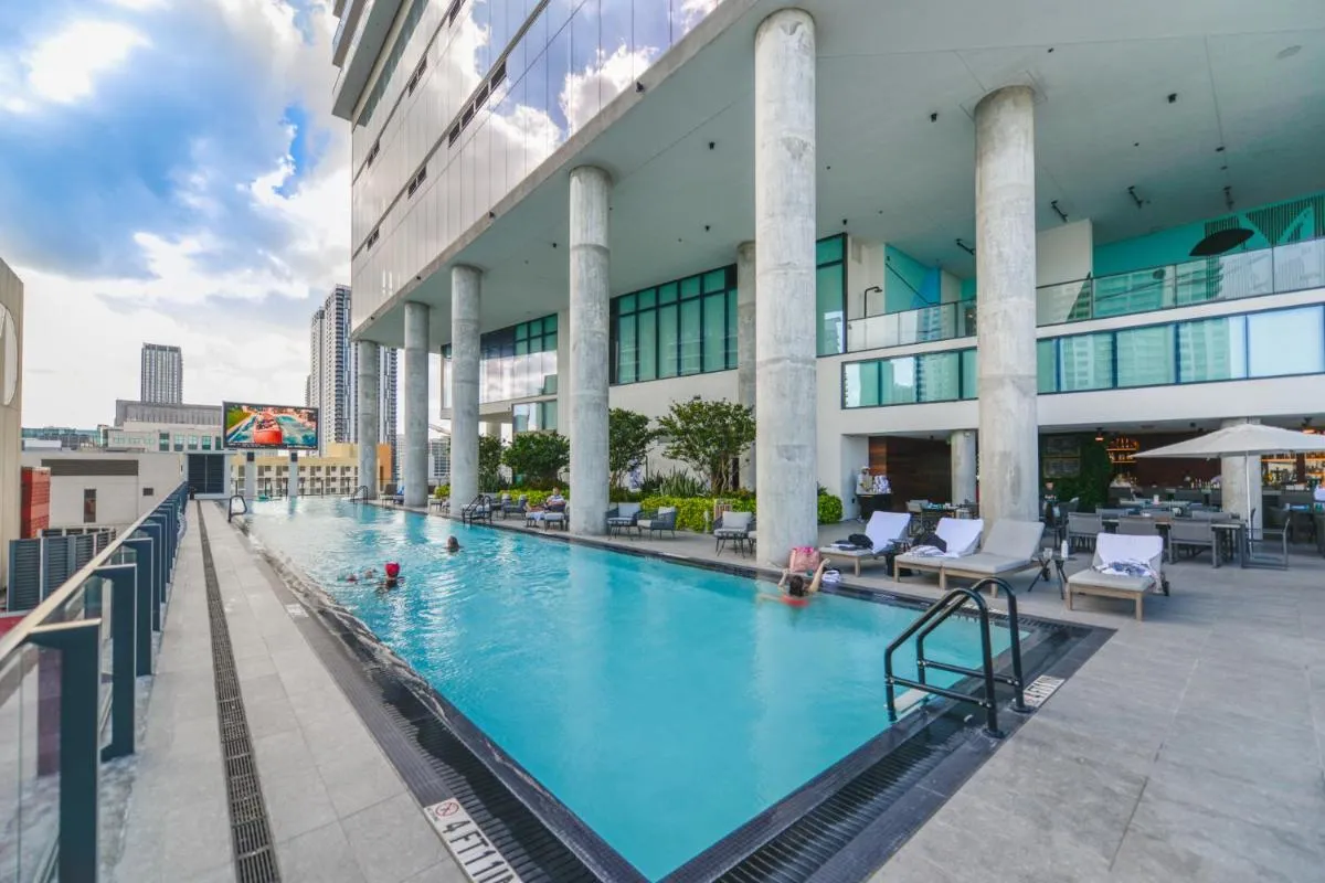Image 6 of Bayside Charm: Captivating Apartment