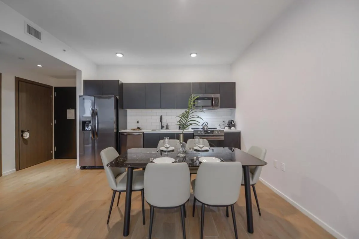 Image 2 of Bayside Charm: Captivating Apartment