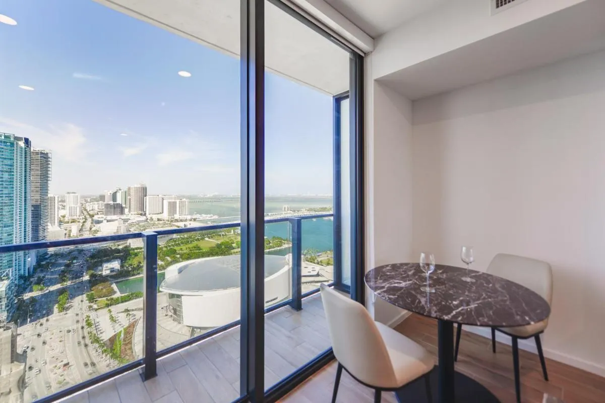 Image 3 of Bayside Luxury: Studio Near Bayfront Park