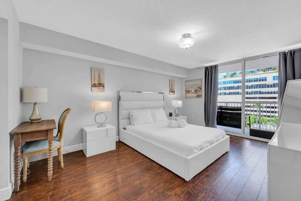 Image 1 of Beautiful 1 BED 1 BTH • Brickell