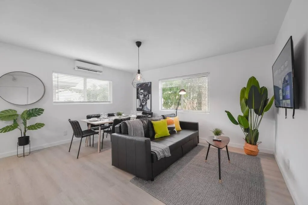 Image of Beautiful Apt 2/2 Near The Beach