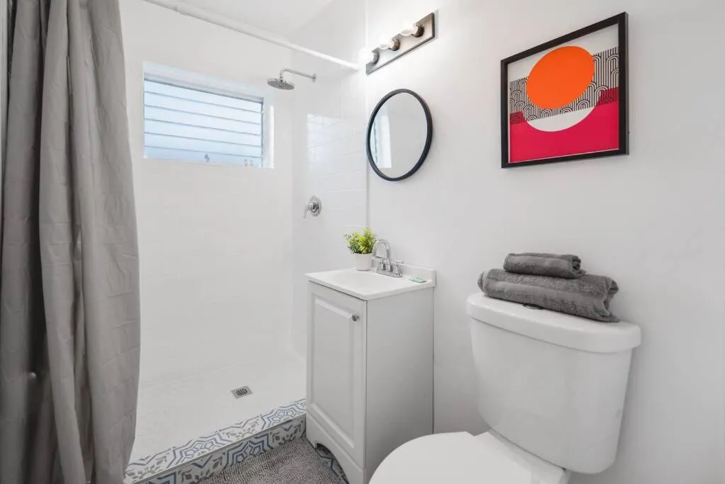 Image 2 of Beautiful Apt 2/2 Near The Beach